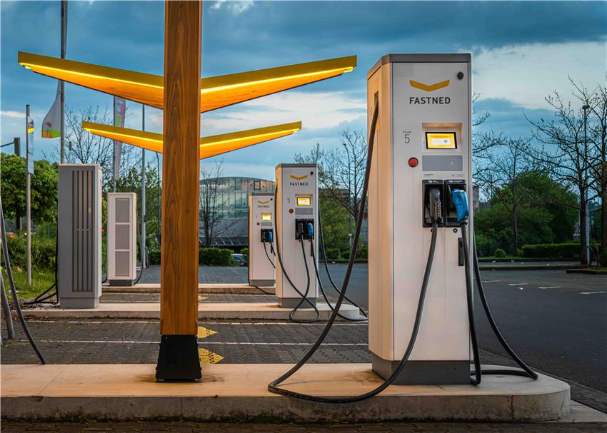 Fast charging with flair: Fastned’s yellow gems along the E34
