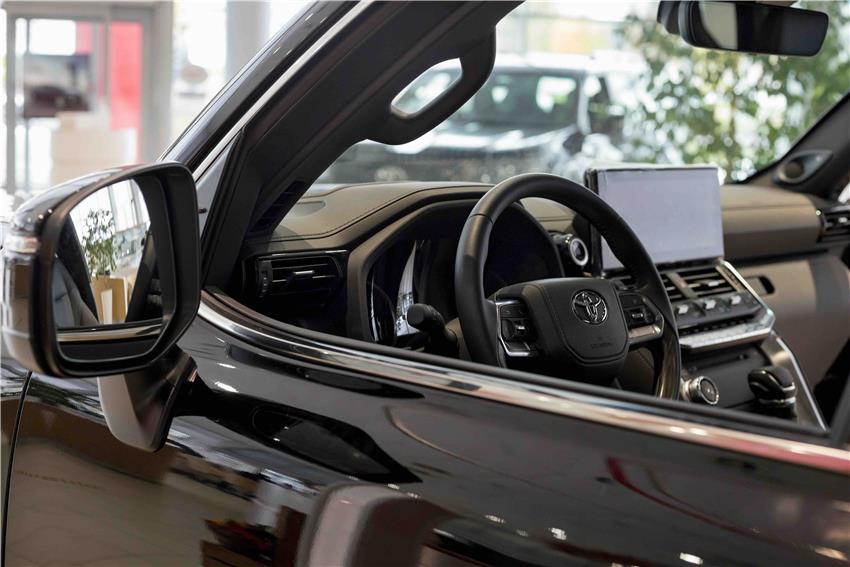 The Toyota Land Cruiser Hybrid 48V: A colossus with a green edge