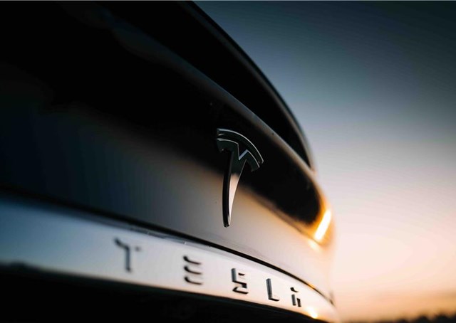 Triomphe de Tesla en Europe : un retour fracassant ou une simple étincelle ?