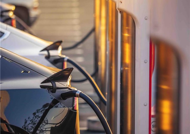 Août électrise : Le marché des VE qui fait des étincelles