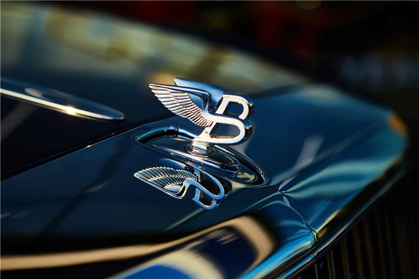 Bentleys elektrische dageraad: luxe die zoemt, niet brult