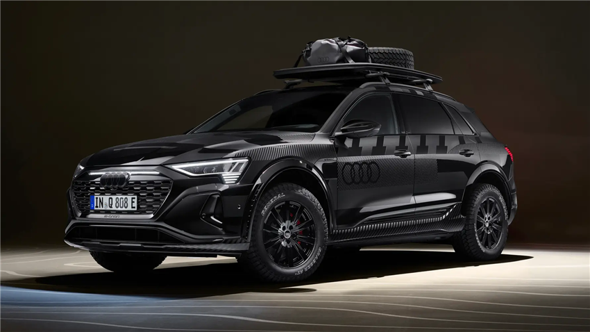 Audi Dévoile l'Édition Spéciale 'Dakar' de la Q8 55 e-tron quattro en l'Honneur du Rallye Dakar 2024