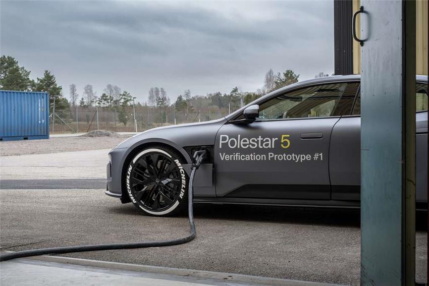 Polestar 5 : Révolution Électrique avec une Vitesse de Charge Révolutionnaire