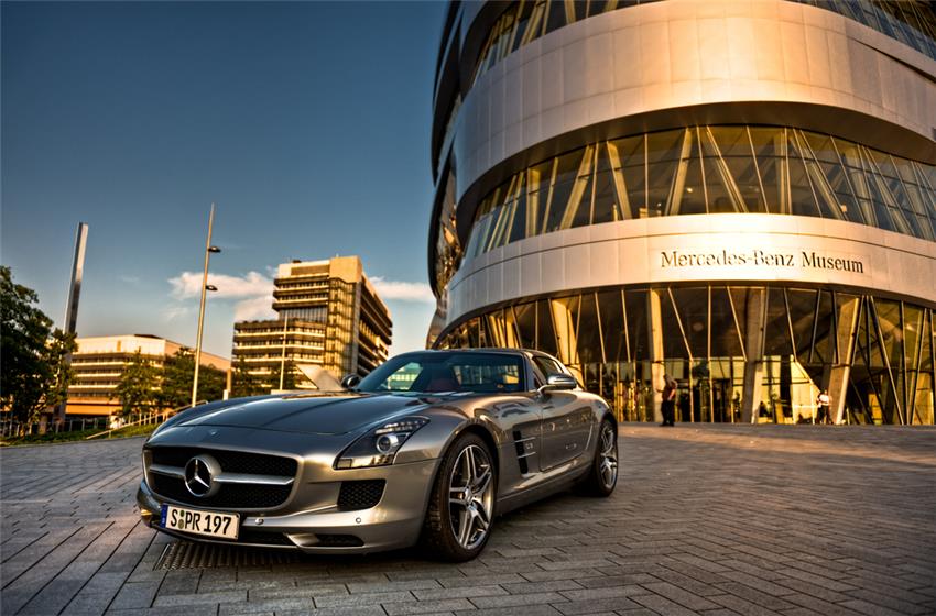 Mercedes-Benz : Un virage stratégique vers le luxe et l'Efficacité des coûts