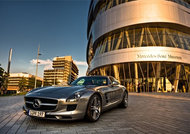 Mercedes-Benz : Un virage stratégique vers le luxe et l'Efficacité des coûts